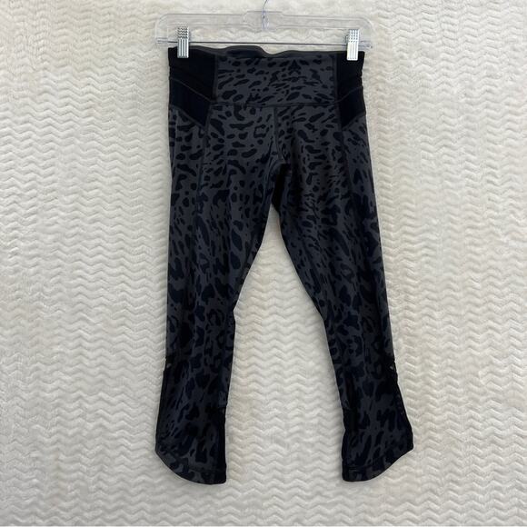Lululemon Black Grey Just Breathe Crop Capri Leopard Print Leggings Womens 4 - Picture 2 of 16